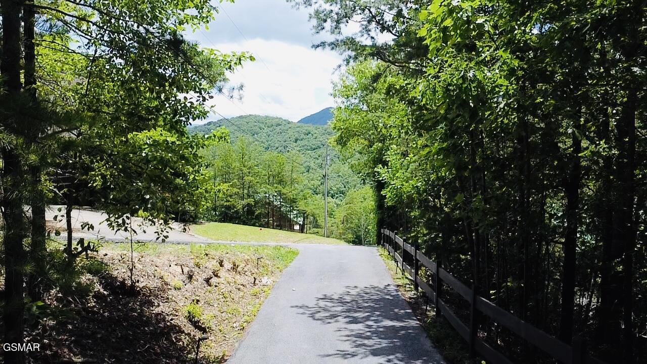 2527 Raccoon Hollow Way Sevierville TN 37862