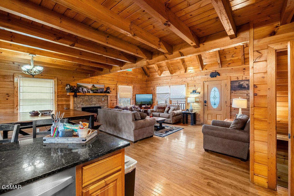 3306 Kestrel Way Pigeon Forge TN 37863