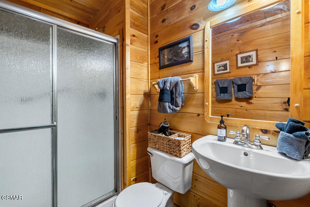 3306 Kestrel Way Pigeon Forge TN 37863