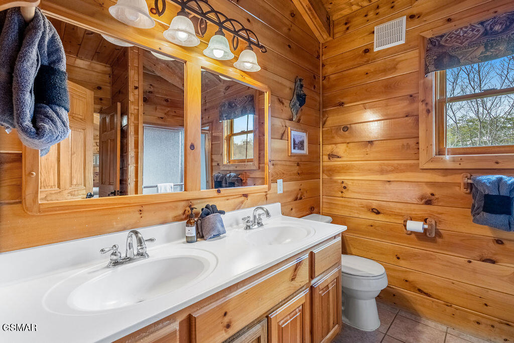 3306 Kestrel Way Pigeon Forge TN 37863