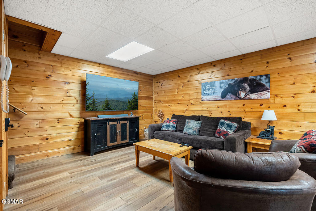 3306 Kestrel Way Pigeon Forge TN 37863