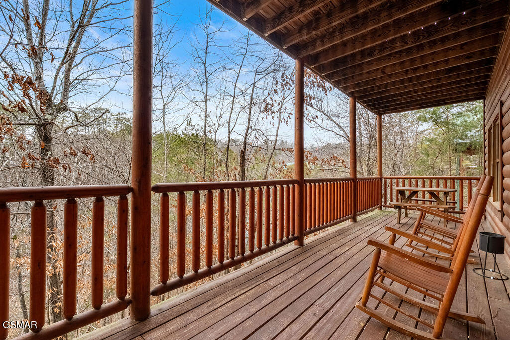 3306 Kestrel Way Pigeon Forge TN 37863