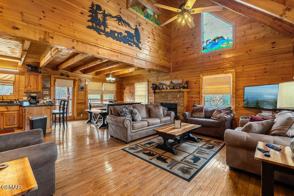 3306 Kestrel Way Pigeon Forge TN 37863