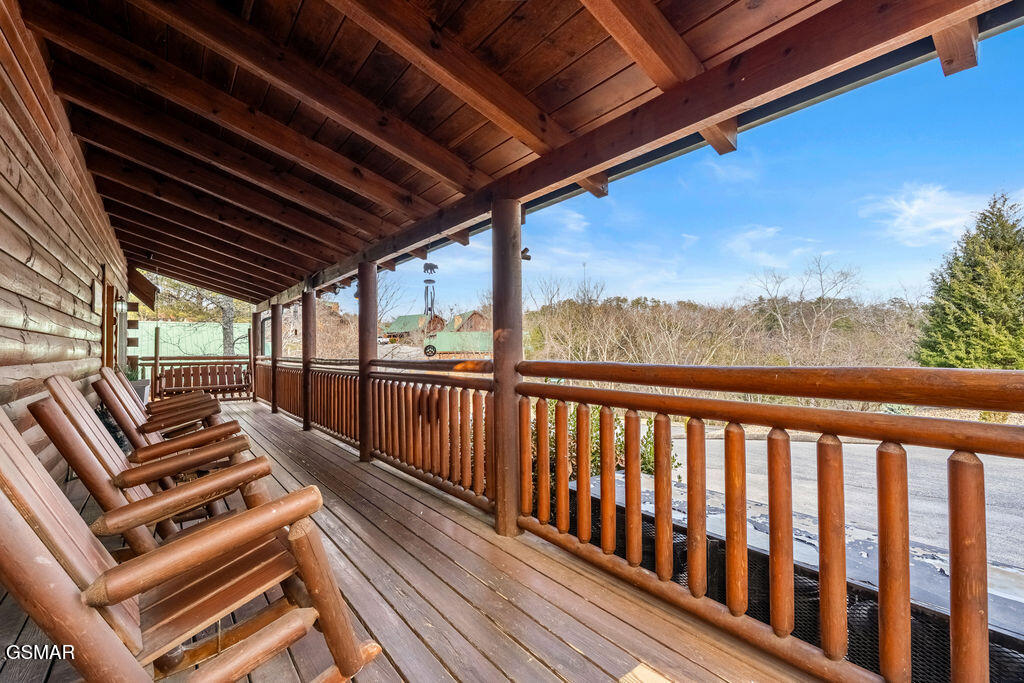 3306 Kestrel Way Pigeon Forge TN 37863