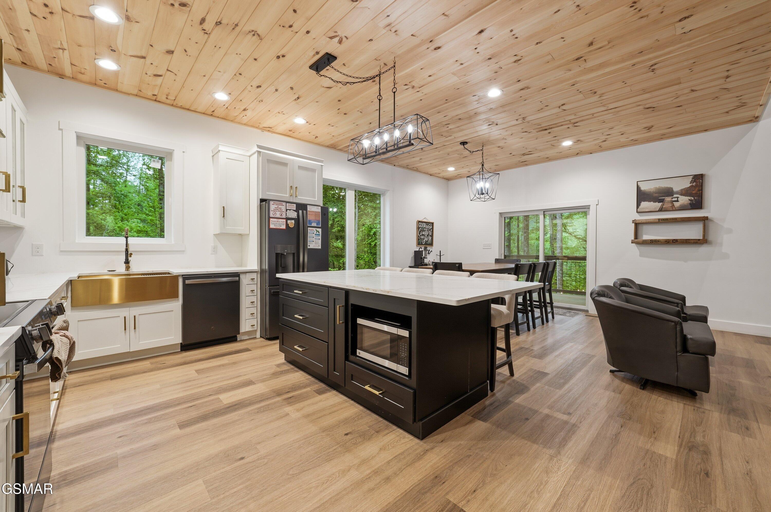 2825 Whisper Creek Lane Sevierville TN 37862