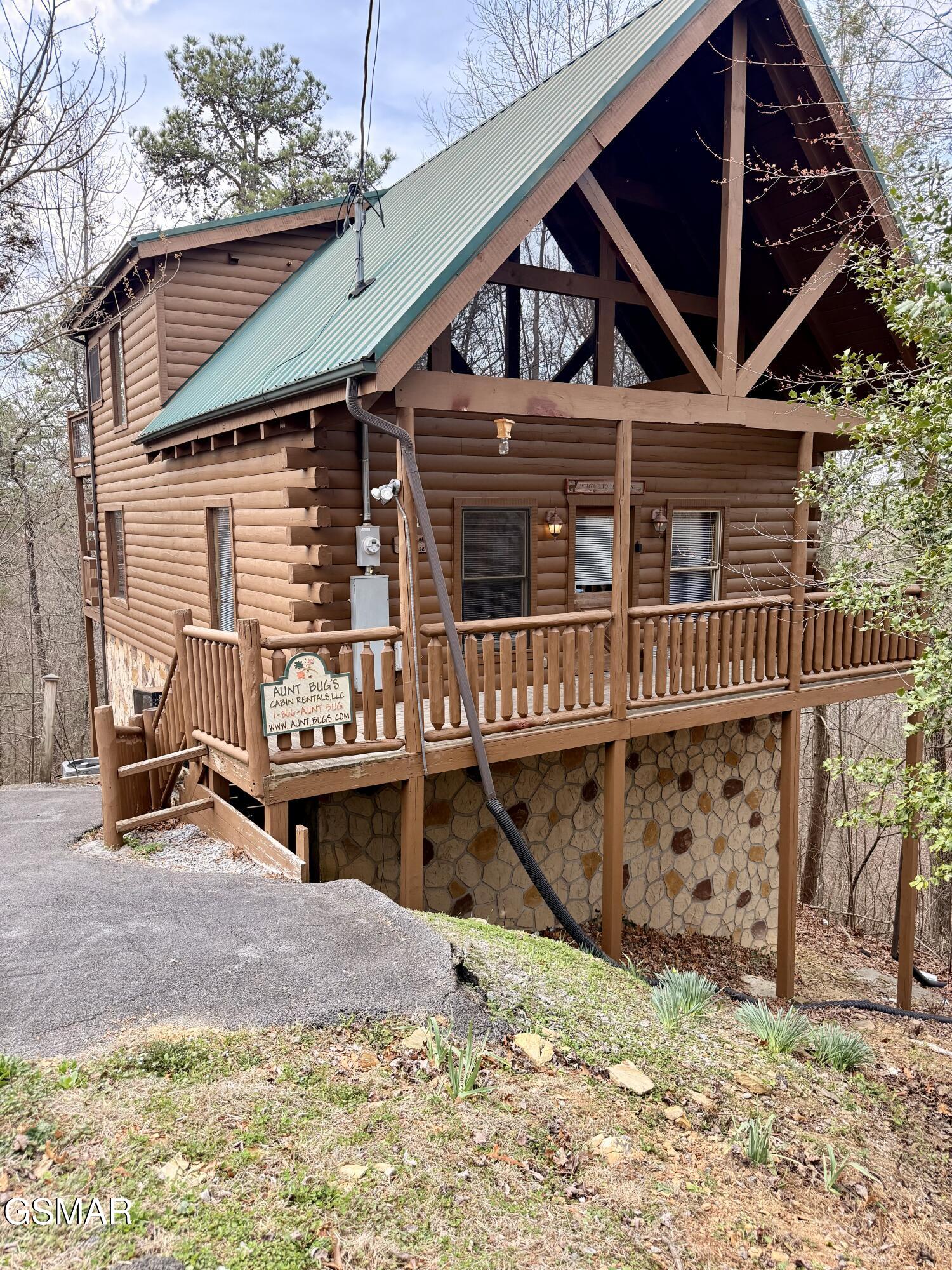1724 Azalea Circle Sevierville TN 37876
