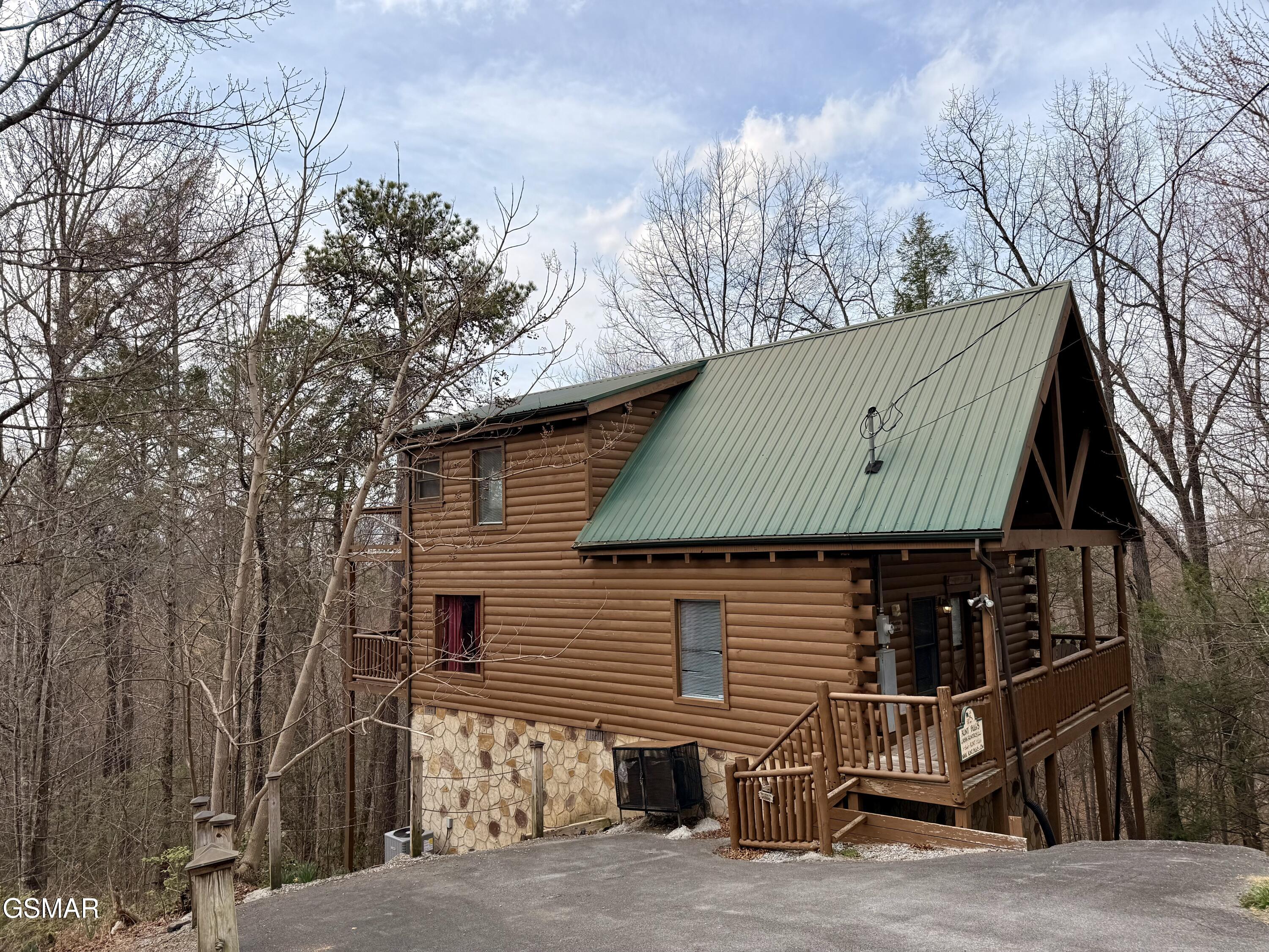 1724 Azalea Circle Sevierville TN 37876