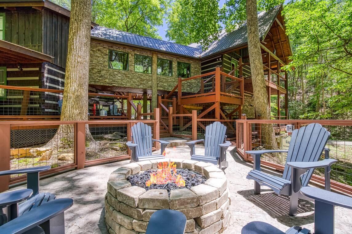 2440 Paradise Falls Way Sevierville TN 37862