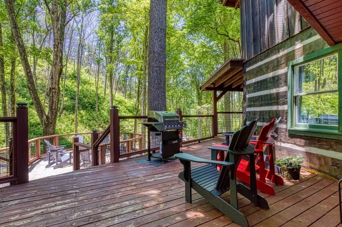 2440 Paradise Falls Way Sevierville TN 37862