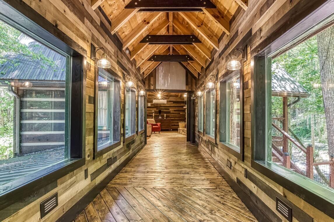 2440 Paradise Falls Way Sevierville TN 37862