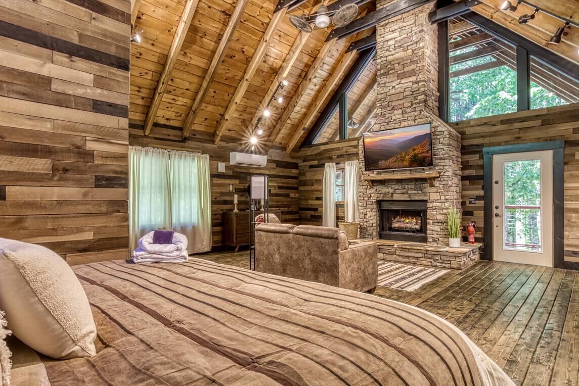 2440 Paradise Falls Way Sevierville TN 37862
