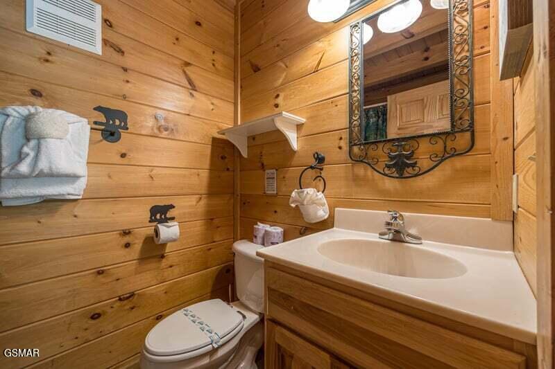 2034 Bear Haven Way Sevierville TN 37876