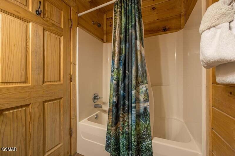 2034 Bear Haven Way Sevierville TN 37876