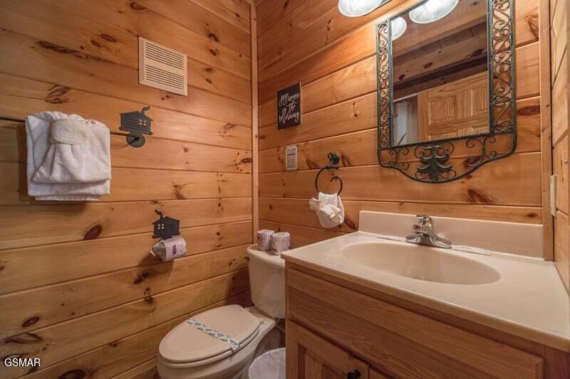 2034 Bear Haven Way Sevierville TN 37876