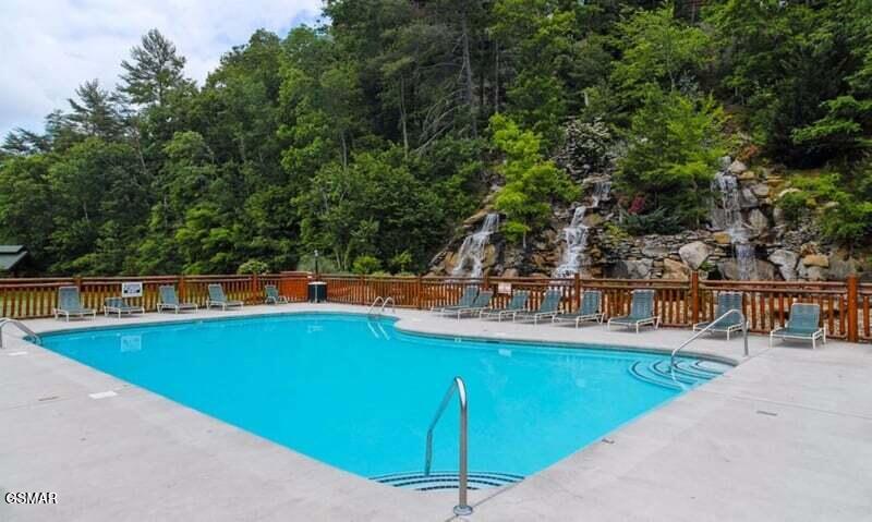 2034 Bear Haven Way Sevierville TN 37876