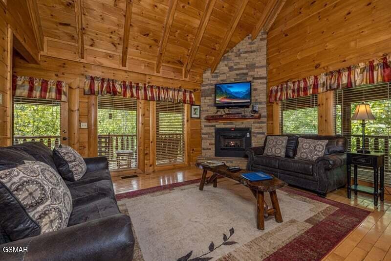 2034 Bear Haven Way Sevierville TN 37876