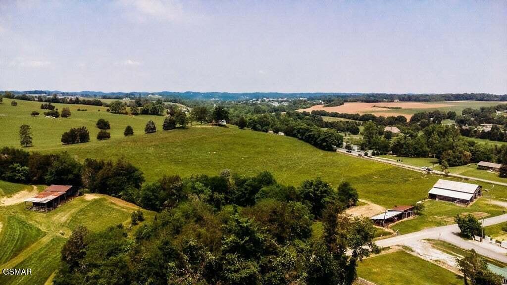 2401 Top View Circle Sevierville TN 37876