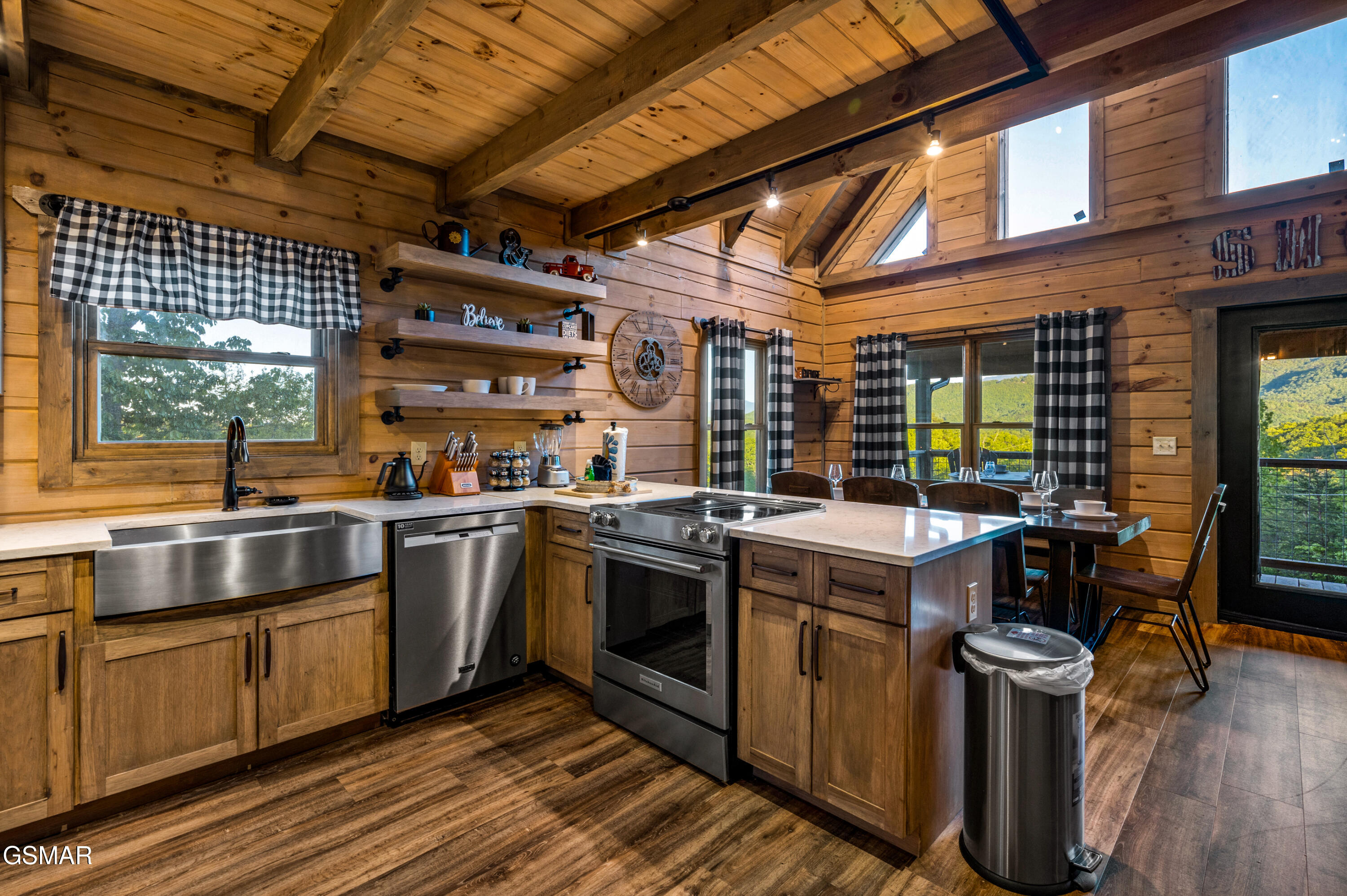 1606 Dove Wing Way Sevierville TN 37862