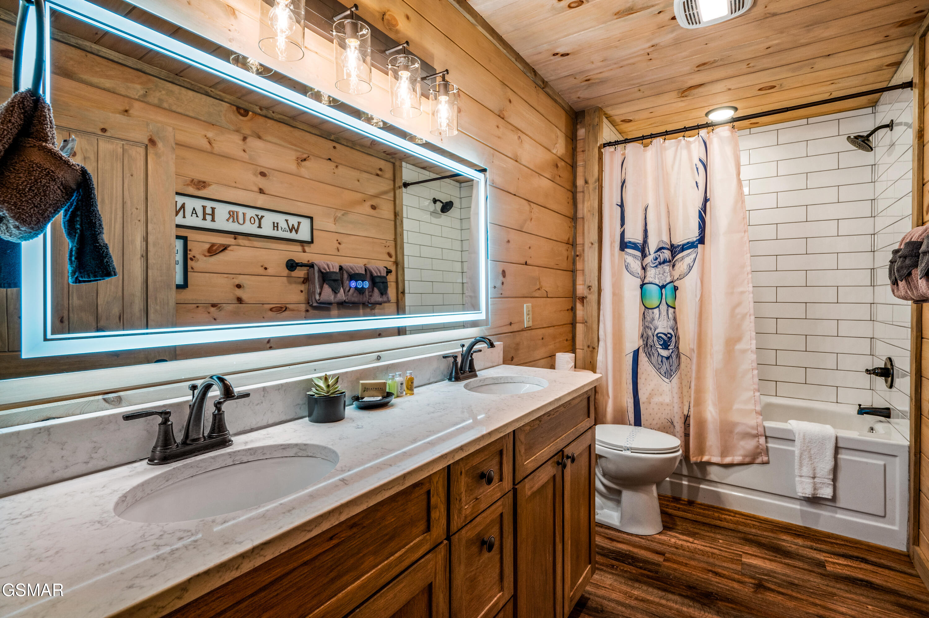 1606 Dove Wing Way Sevierville TN 37862