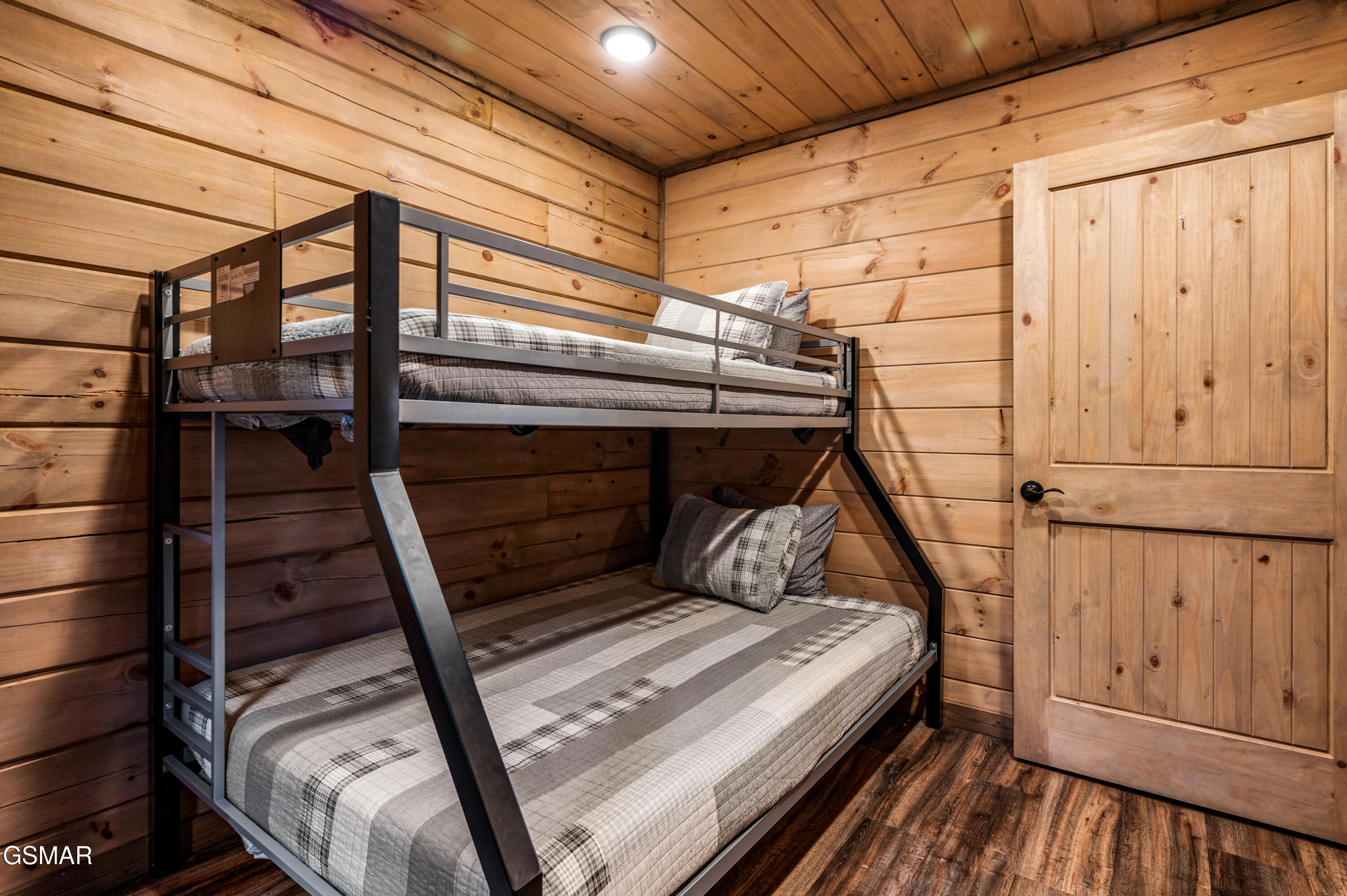 1606 Dove Wing Way Sevierville TN 37862