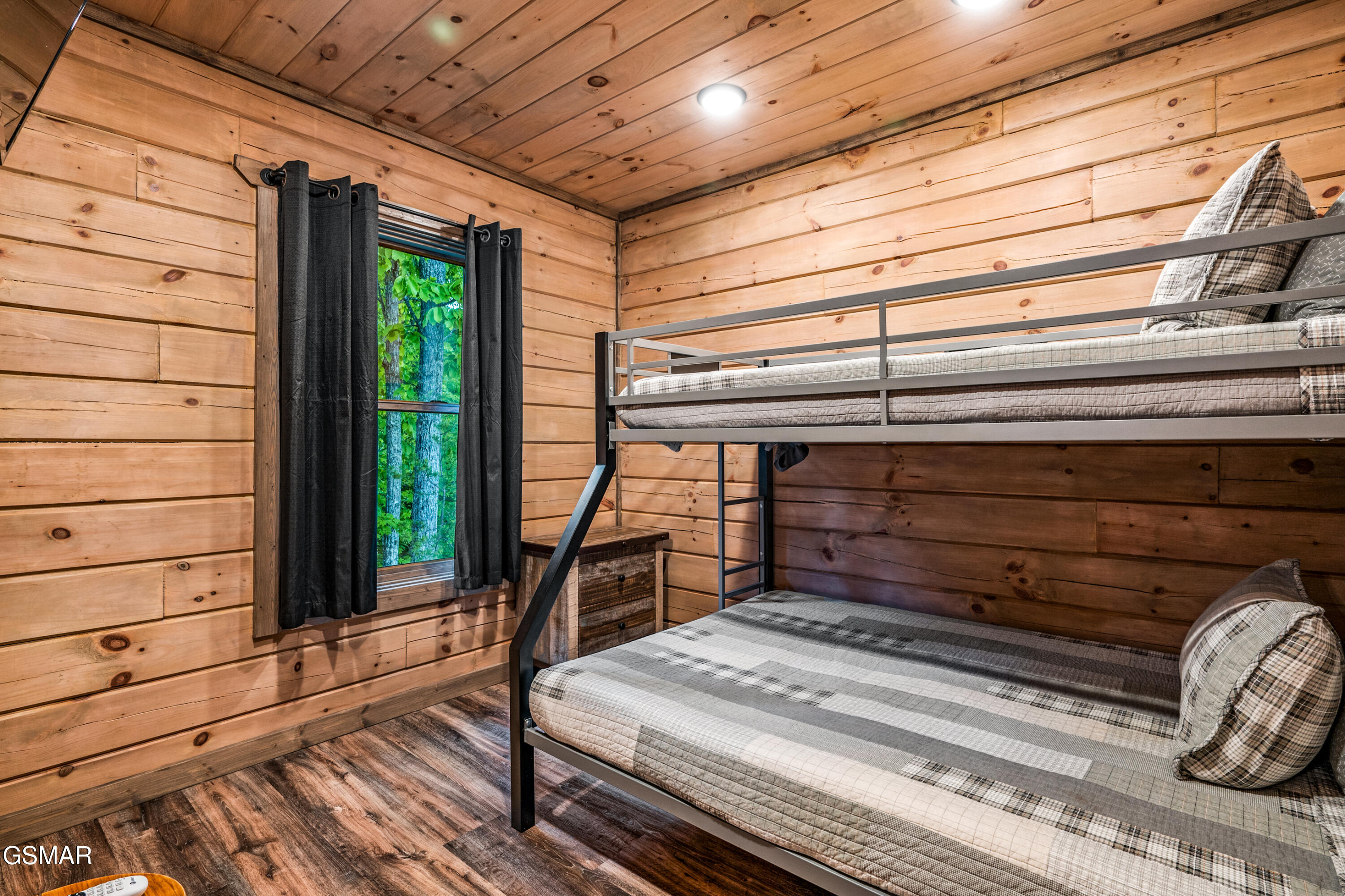 1606 Dove Wing Way Sevierville TN 37862