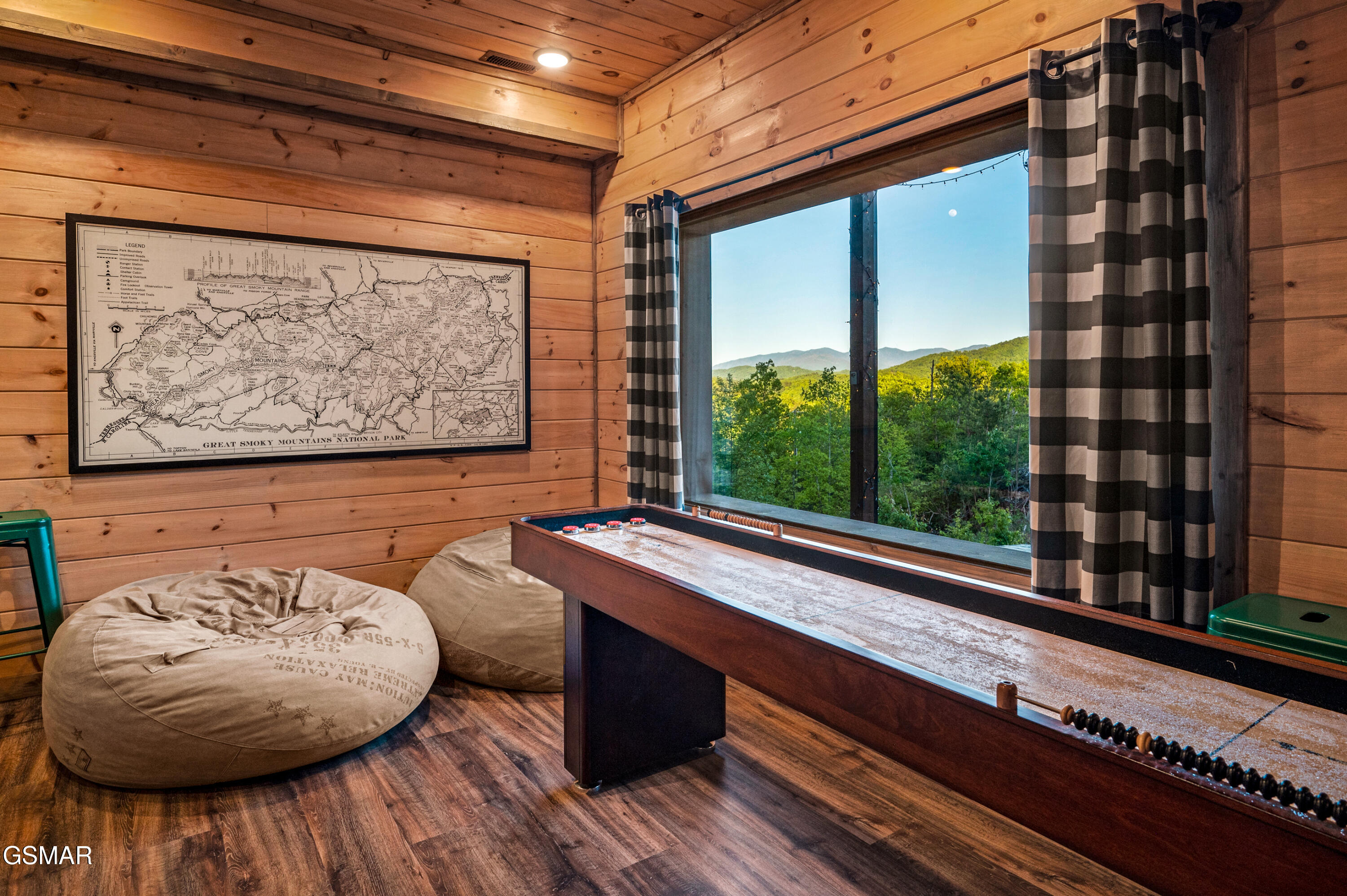 1606 Dove Wing Way Sevierville TN 37862