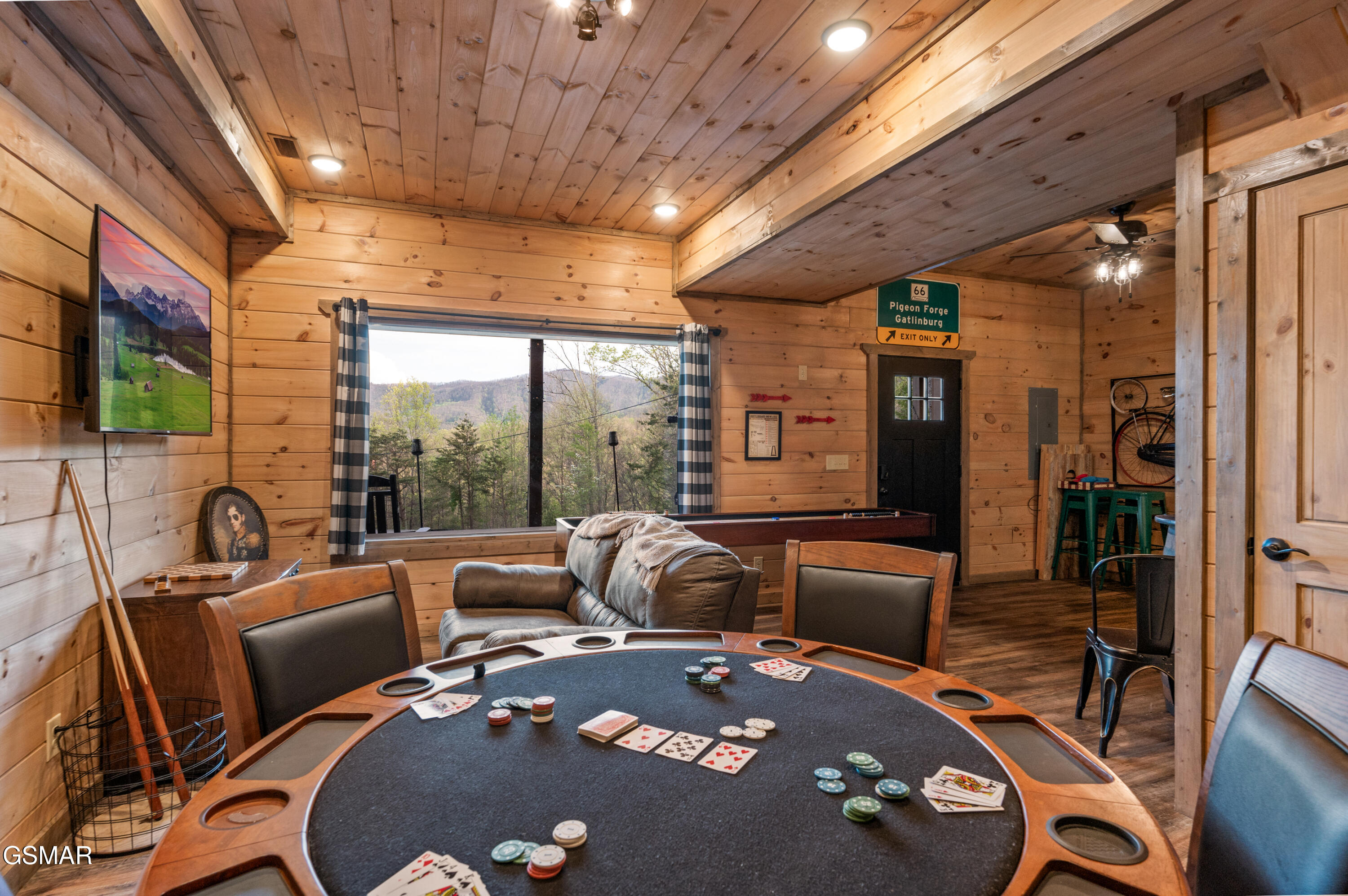 1606 Dove Wing Way Sevierville TN 37862