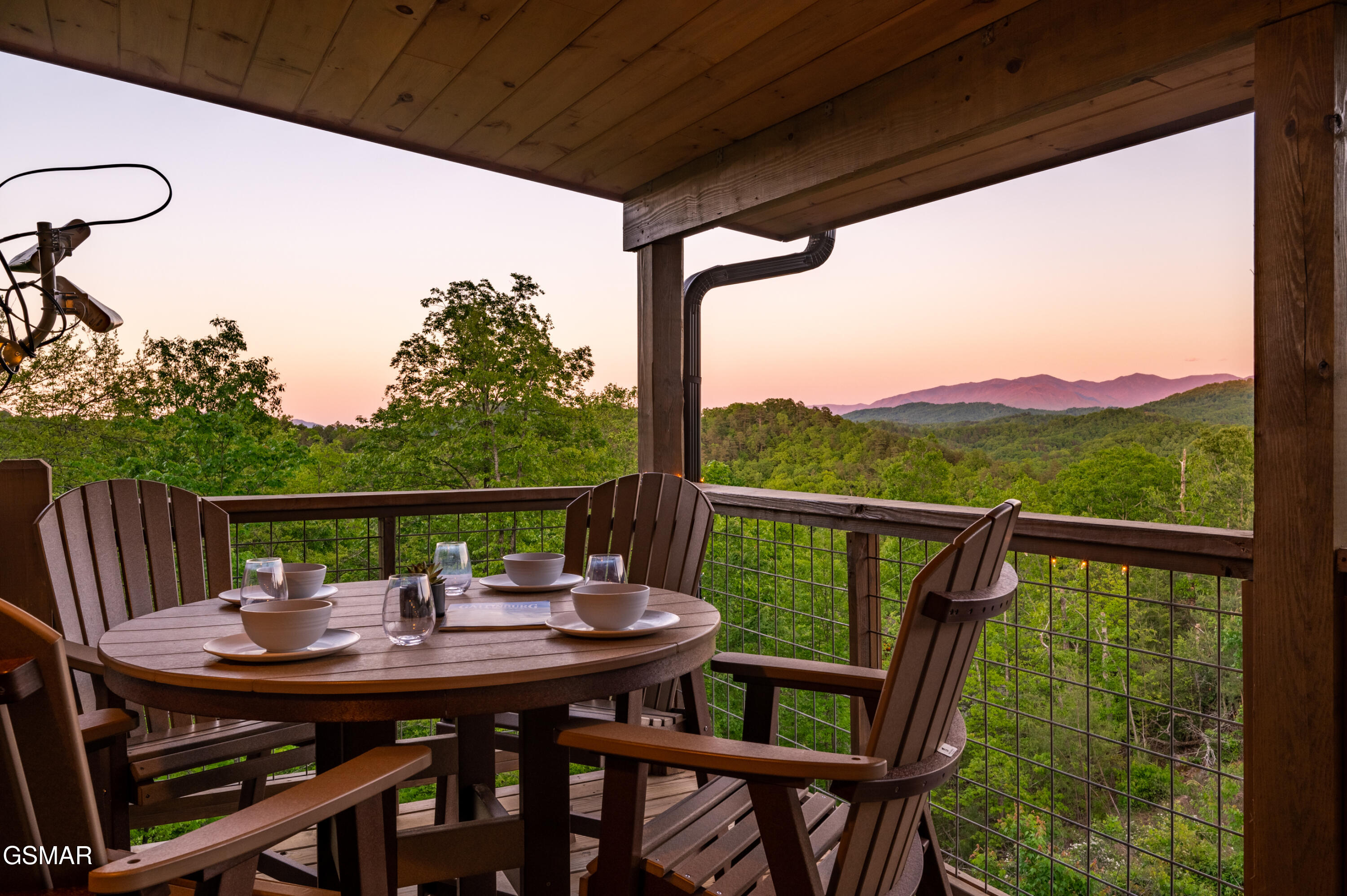 1606 Dove Wing Way Sevierville TN 37862