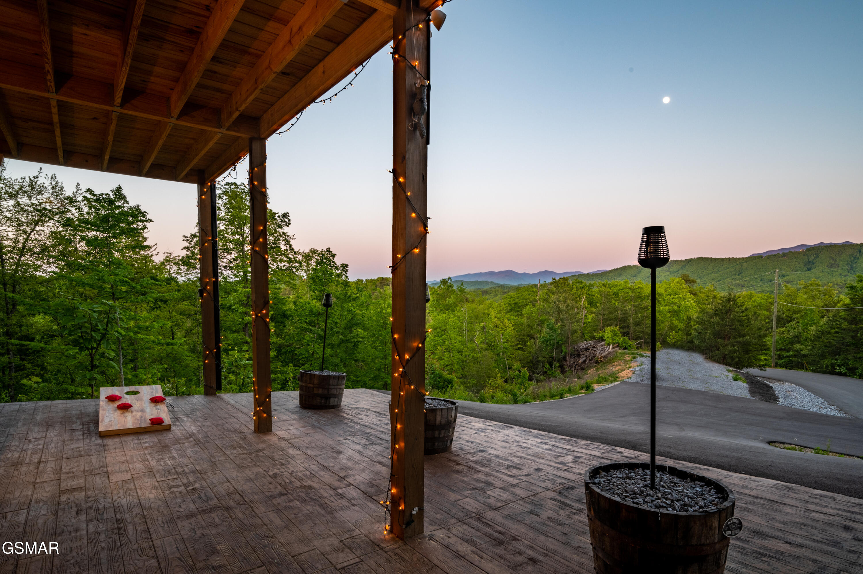 1606 Dove Wing Way Sevierville TN 37862