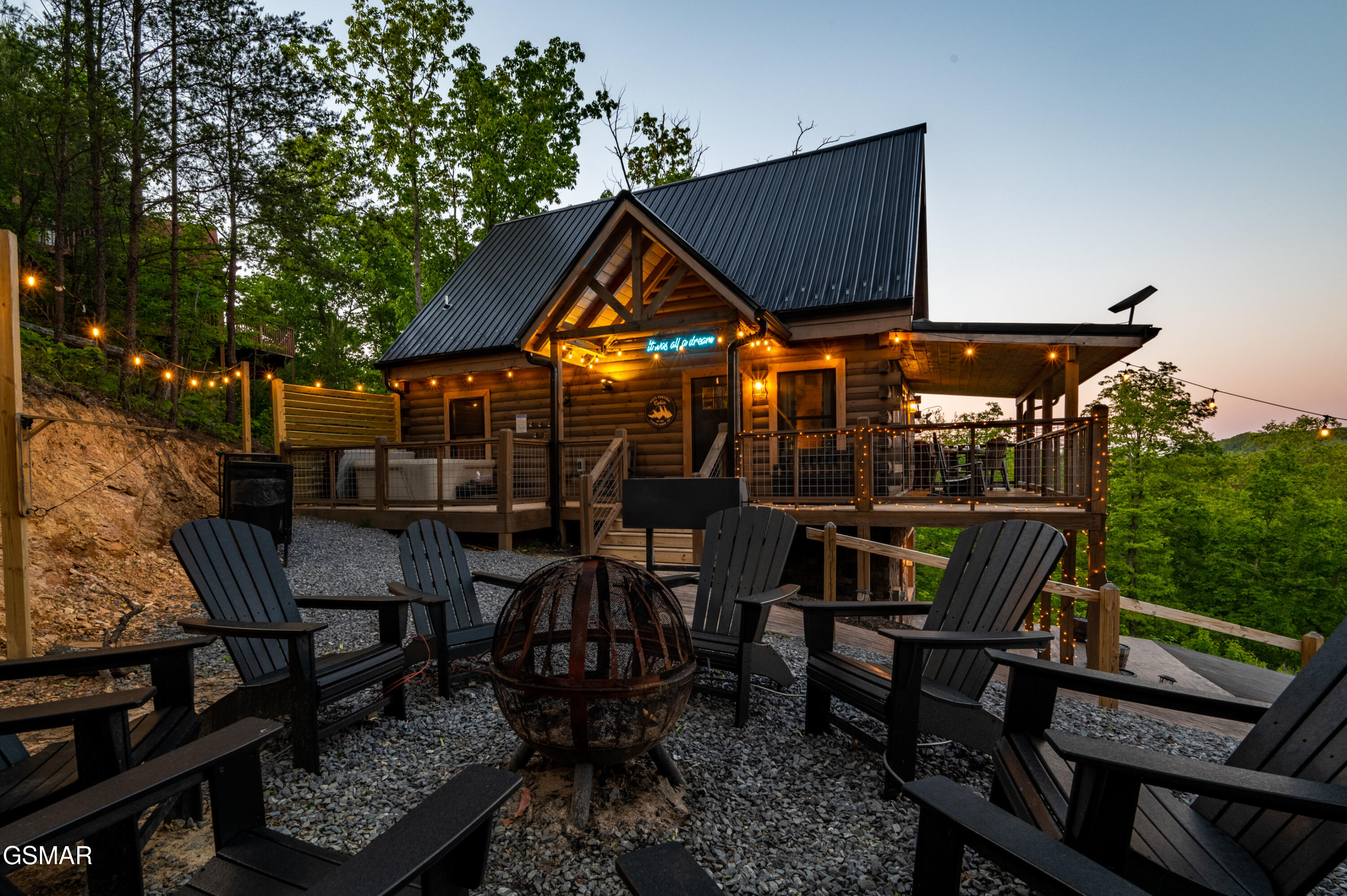 1606 Dove Wing Way Sevierville TN 37862