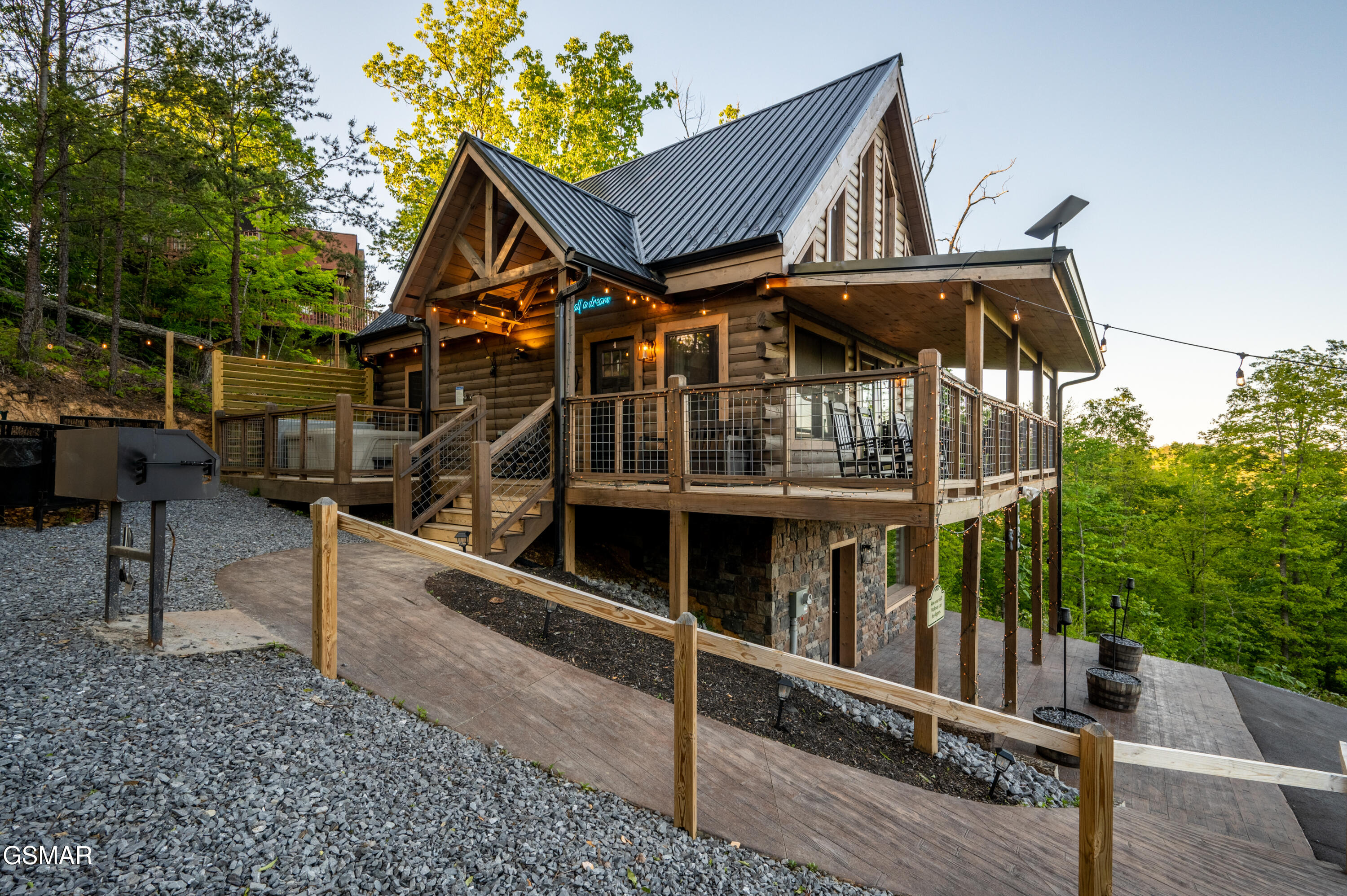 1606 Dove Wing Way Sevierville TN 37862