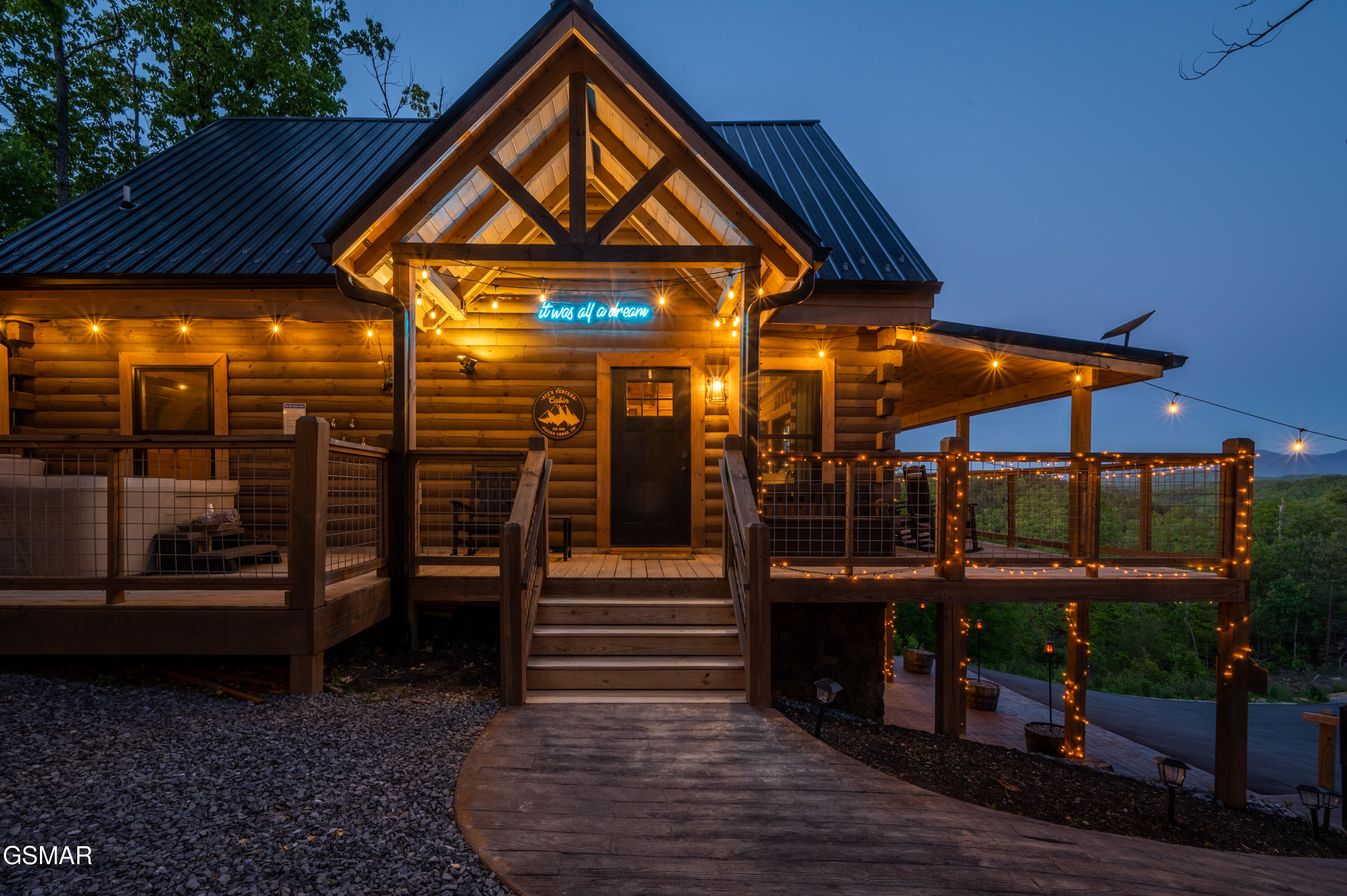 1606 Dove Wing Way Sevierville TN 37862