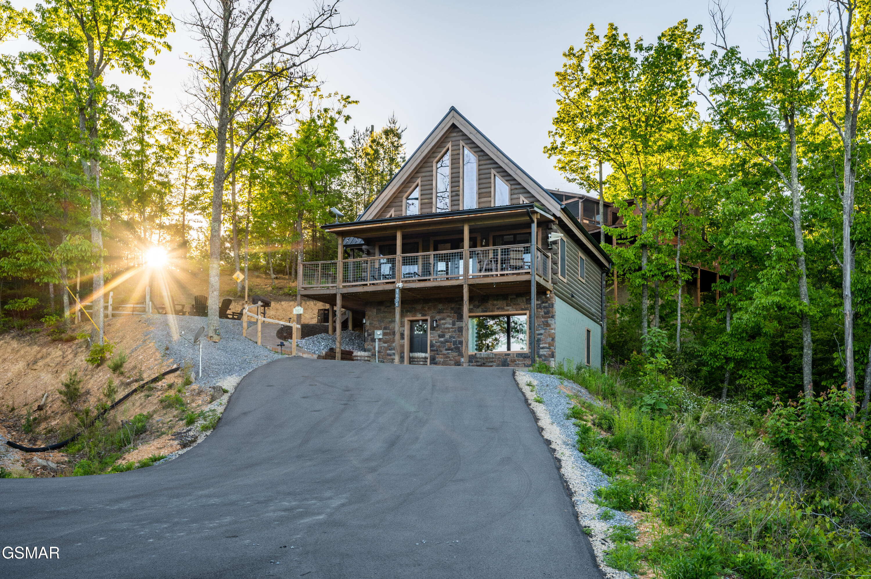 1606 Dove Wing Way Sevierville TN 37862