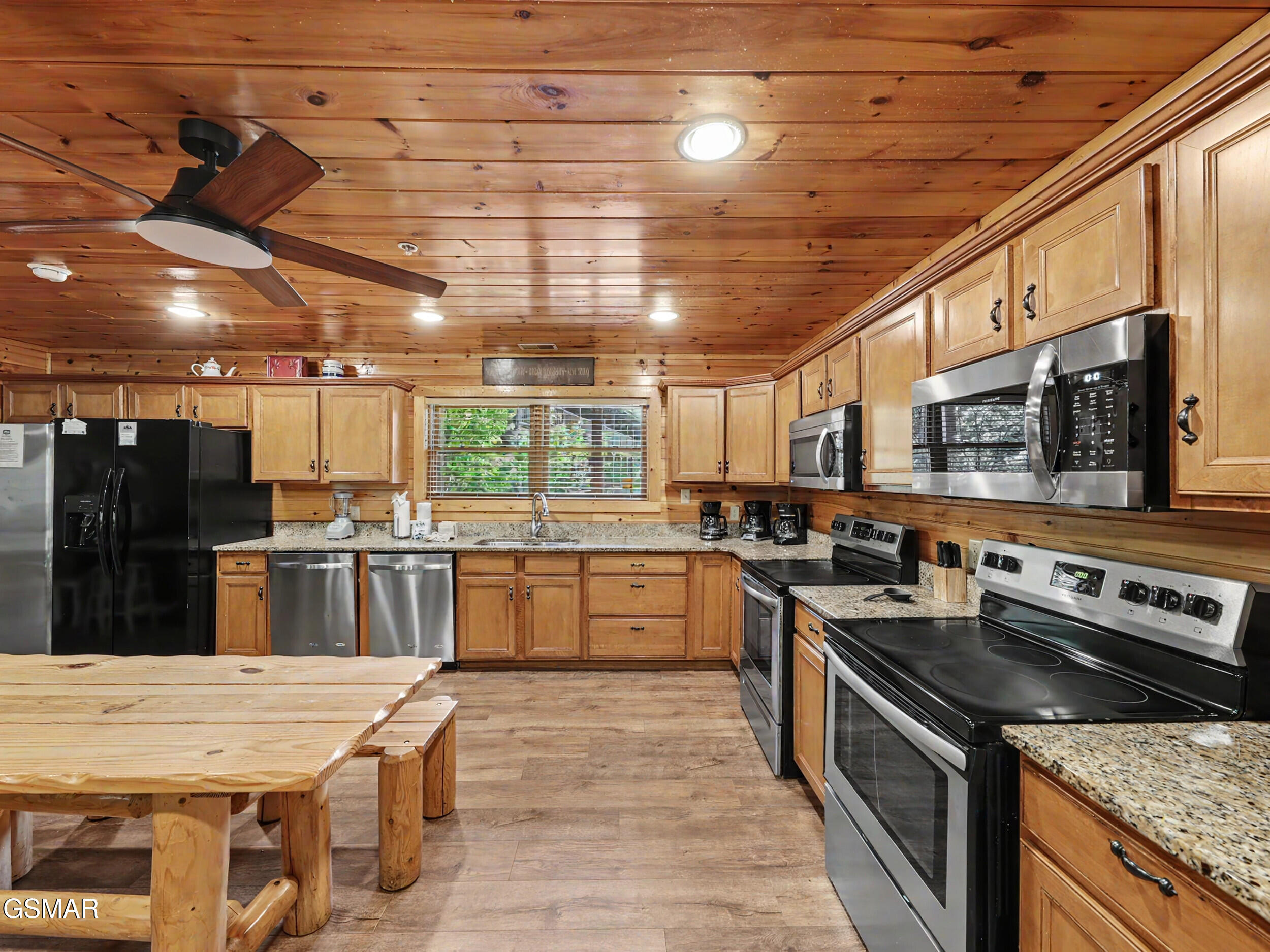 805 Spirit Loop Way Gatlinburg TN 37738