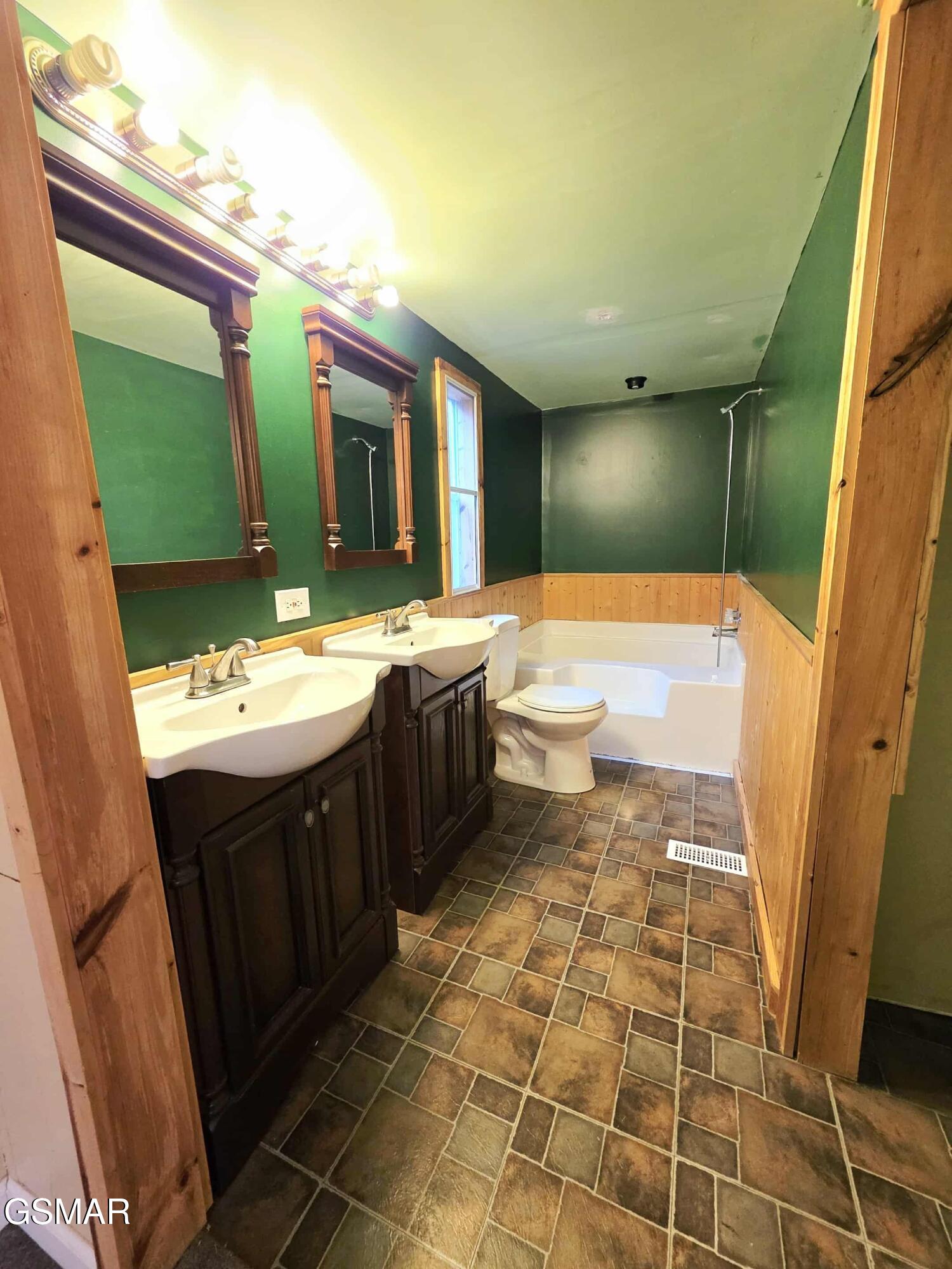 1539 Creek Side Drive Sevierville TN 37876