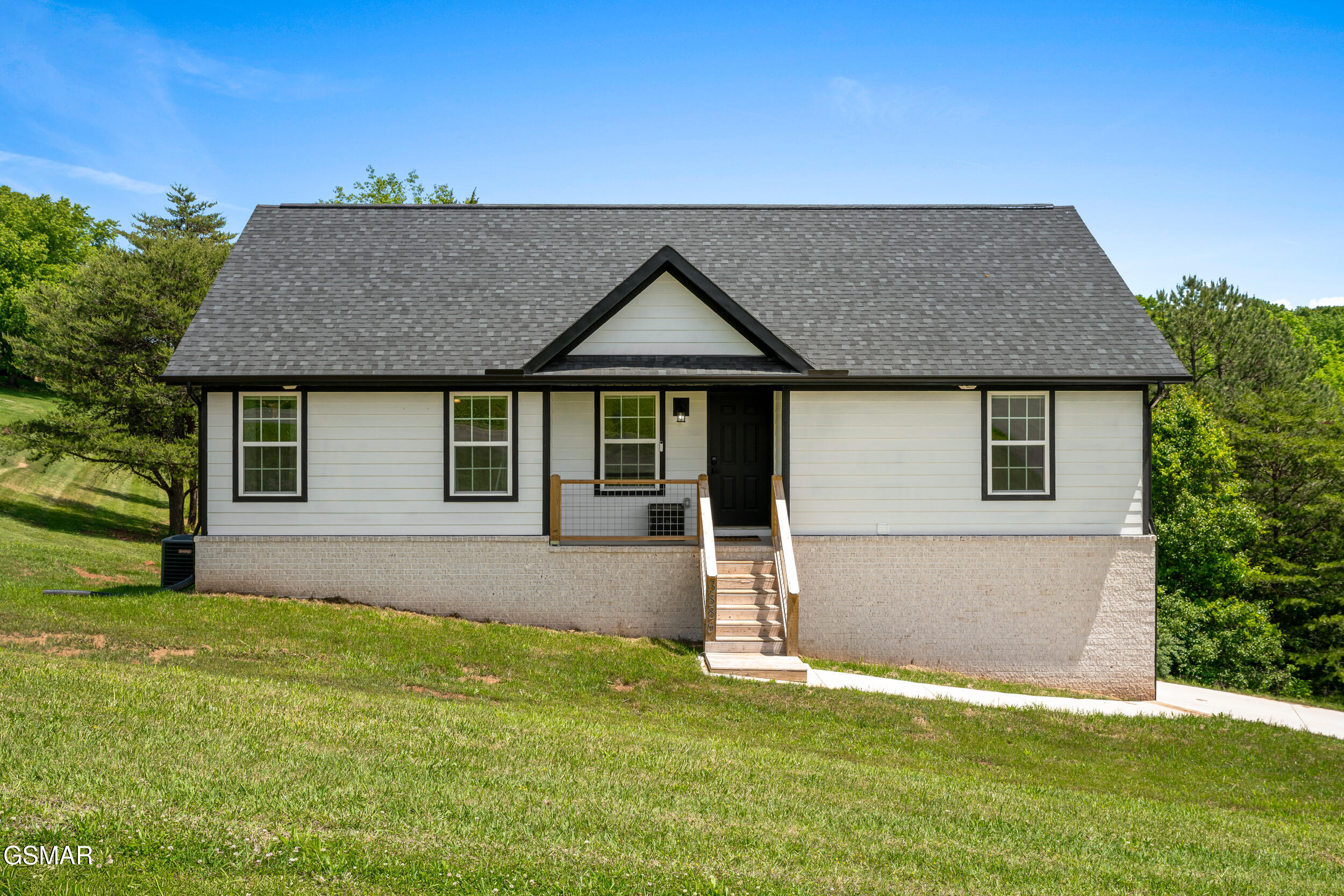 3886 Settlers Trail Kodak TN 37764