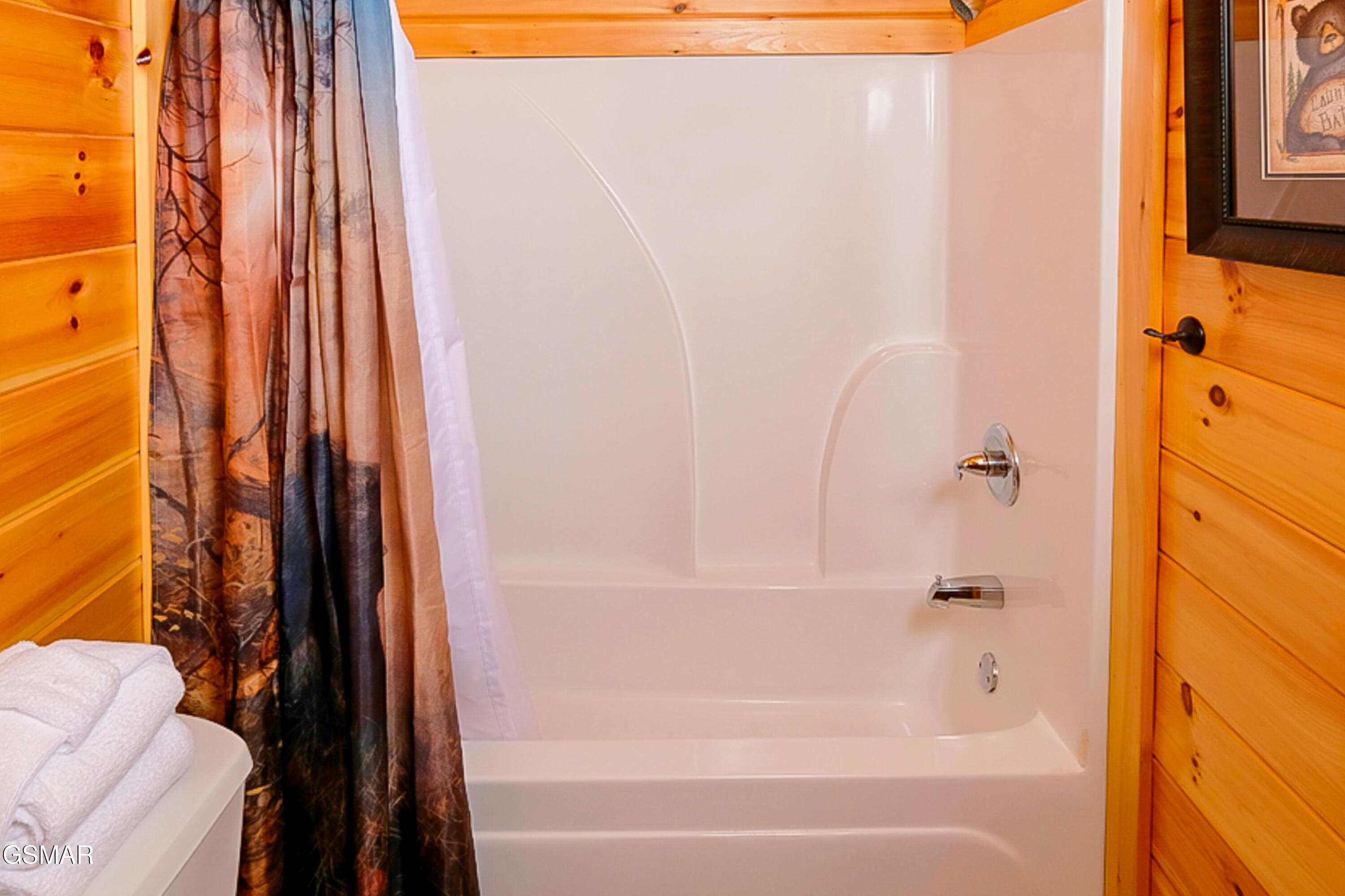 4827 Highland Place Way Pigeon Forge TN 37863