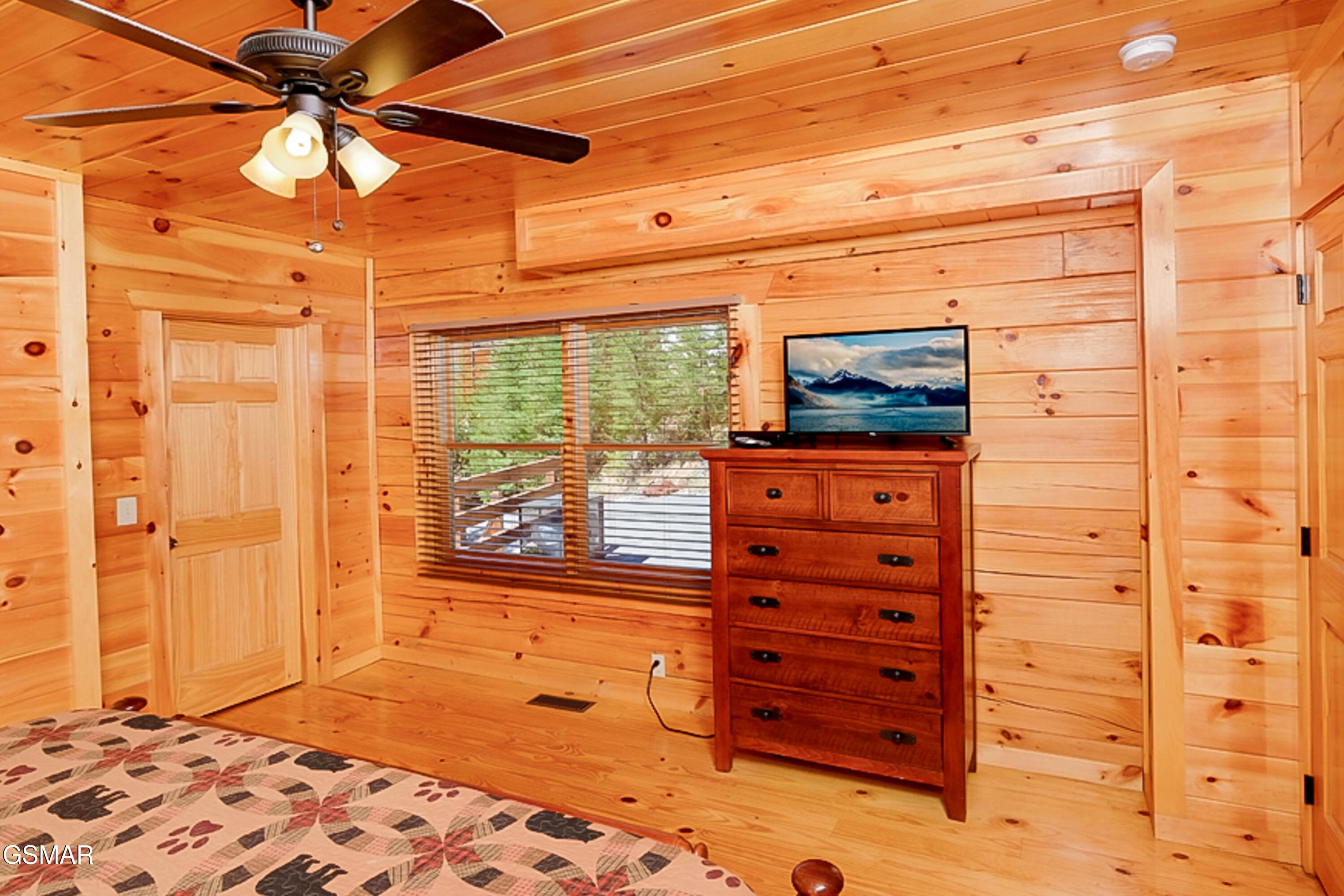 4827 Highland Place Way Pigeon Forge TN 37863