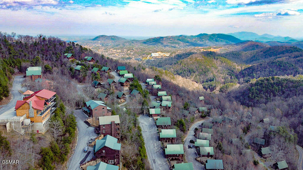 4827 Highland Place Way Pigeon Forge TN 37863