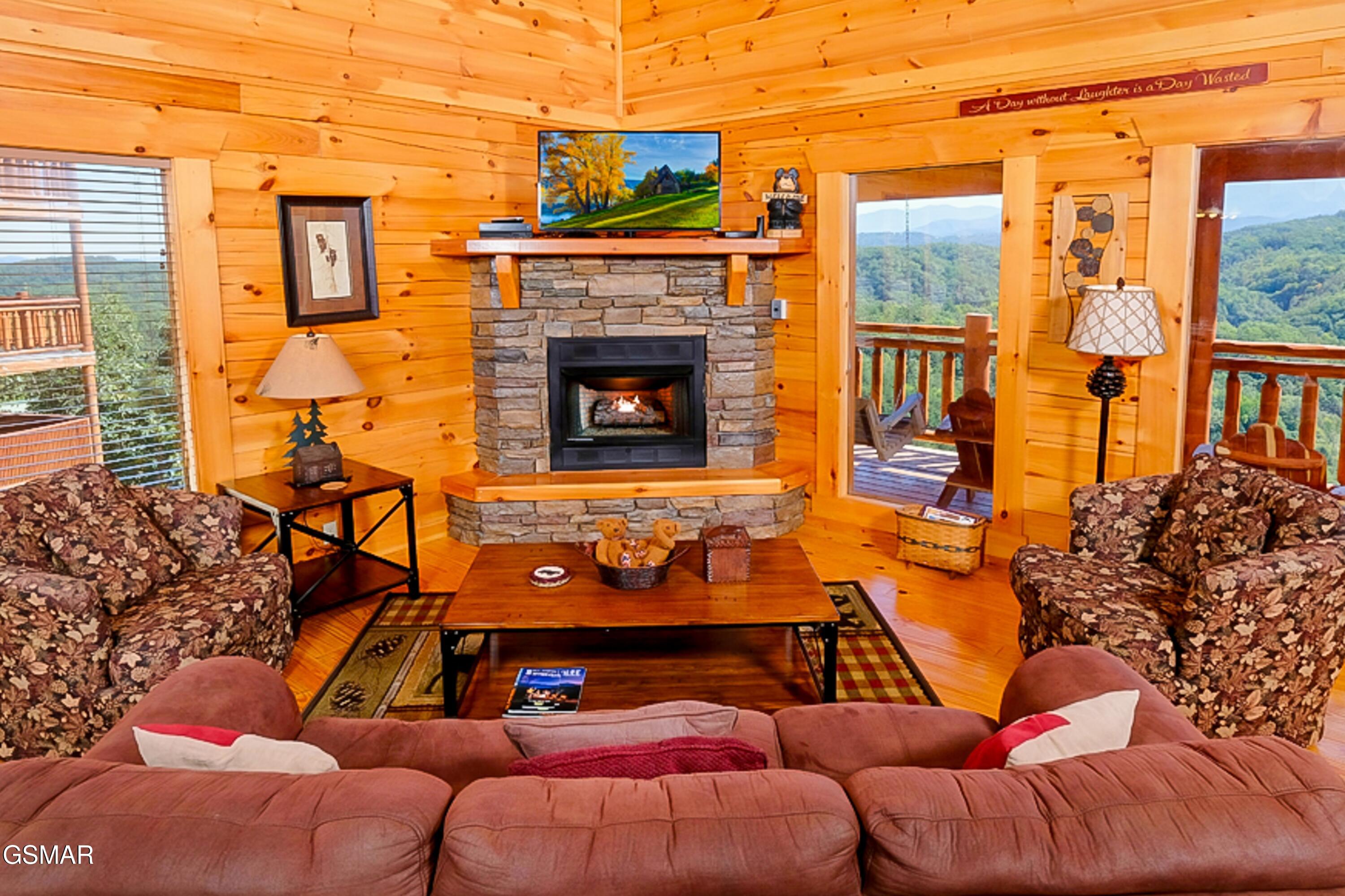 4827 Highland Place Way Pigeon Forge TN 37863