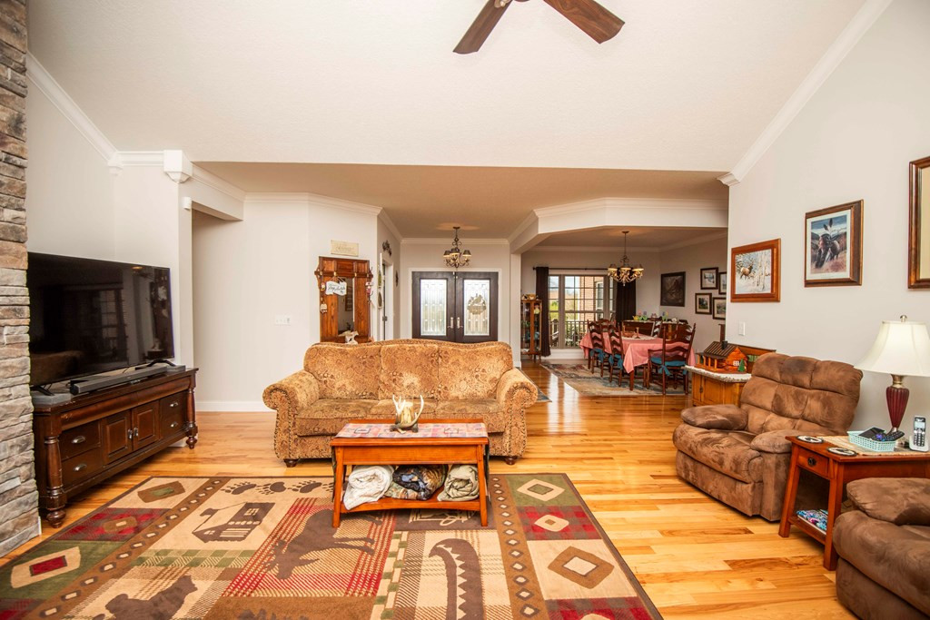 1435 Instrumental Avenue Sevierville TN 37876