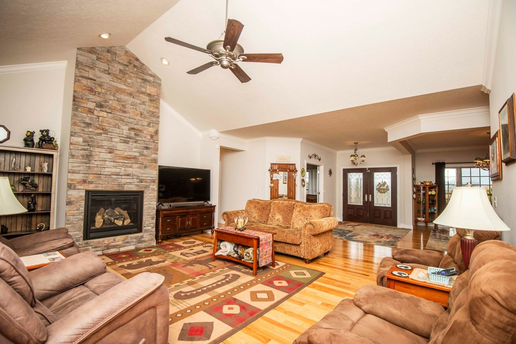 1435 Instrumental Avenue Sevierville TN 37876