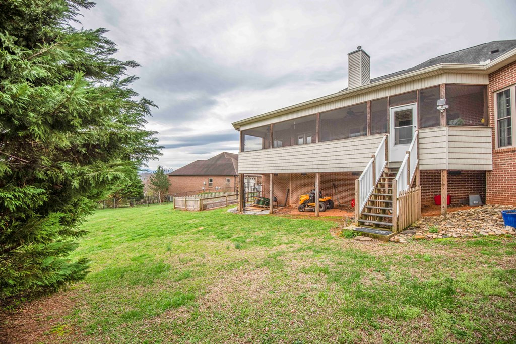 1435 Instrumental Avenue Sevierville TN 37876