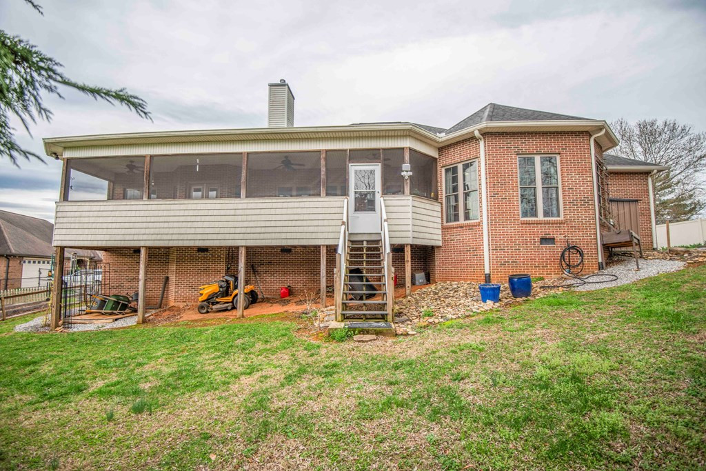 1435 Instrumental Avenue Sevierville TN 37876