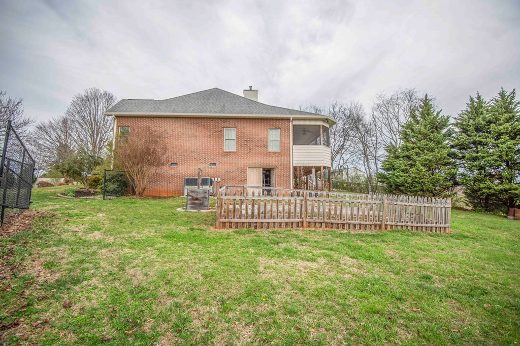 1435 Instrumental Avenue Sevierville TN 37876