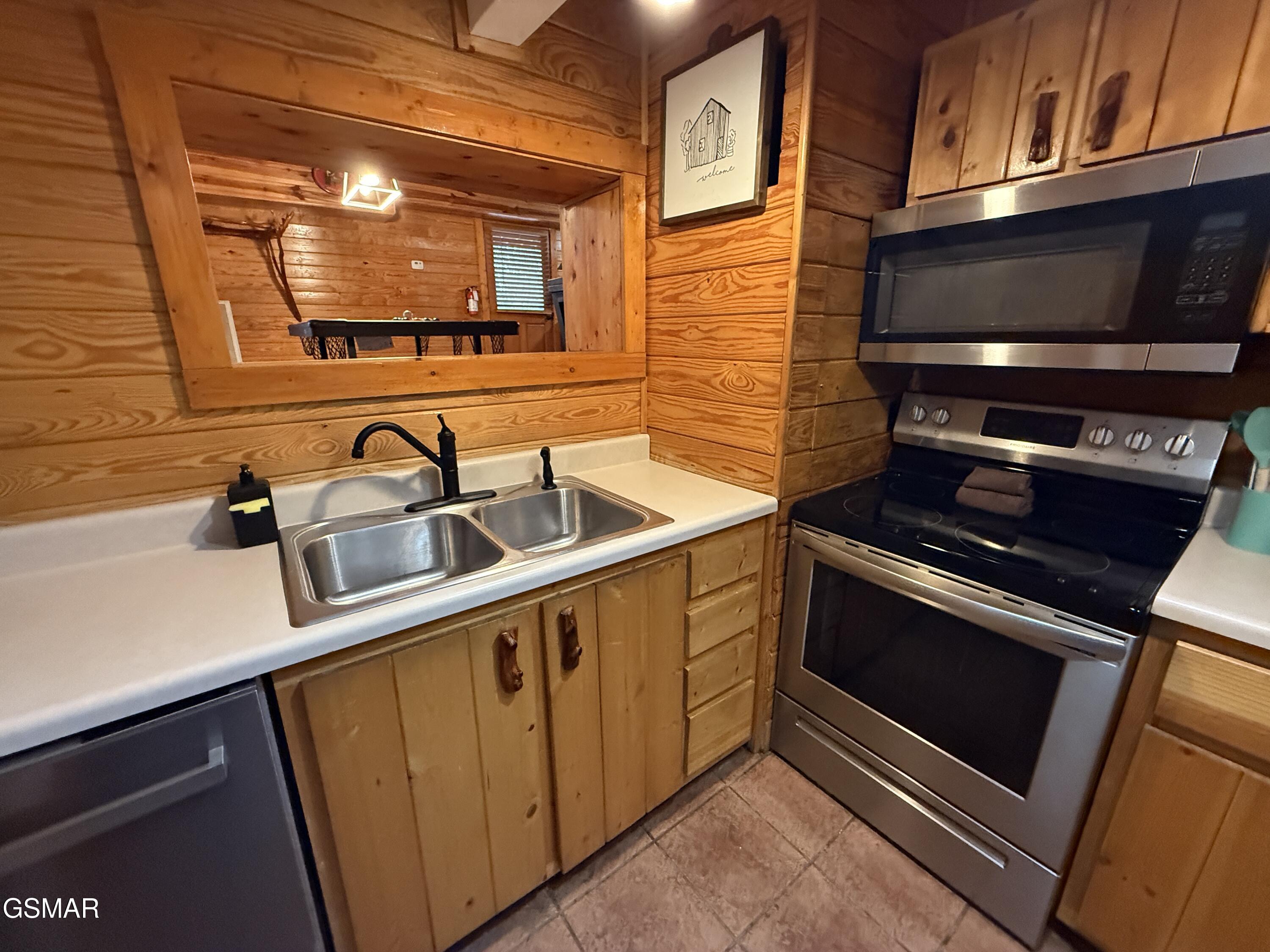 1030 E Madison Drive Sevierville TN 37876