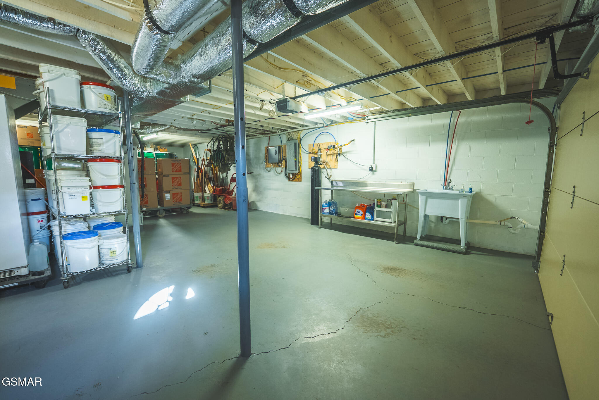 3381 Upper Caney Valley Road Tazewell TN 37879