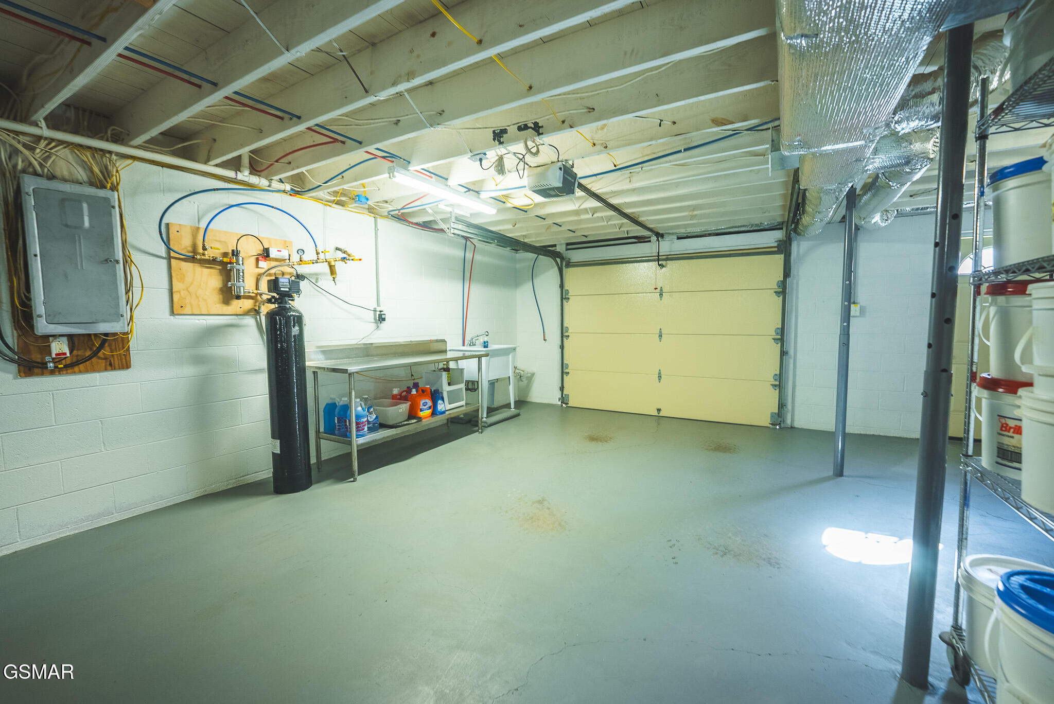 3381 Upper Caney Valley Road Tazewell TN 37879