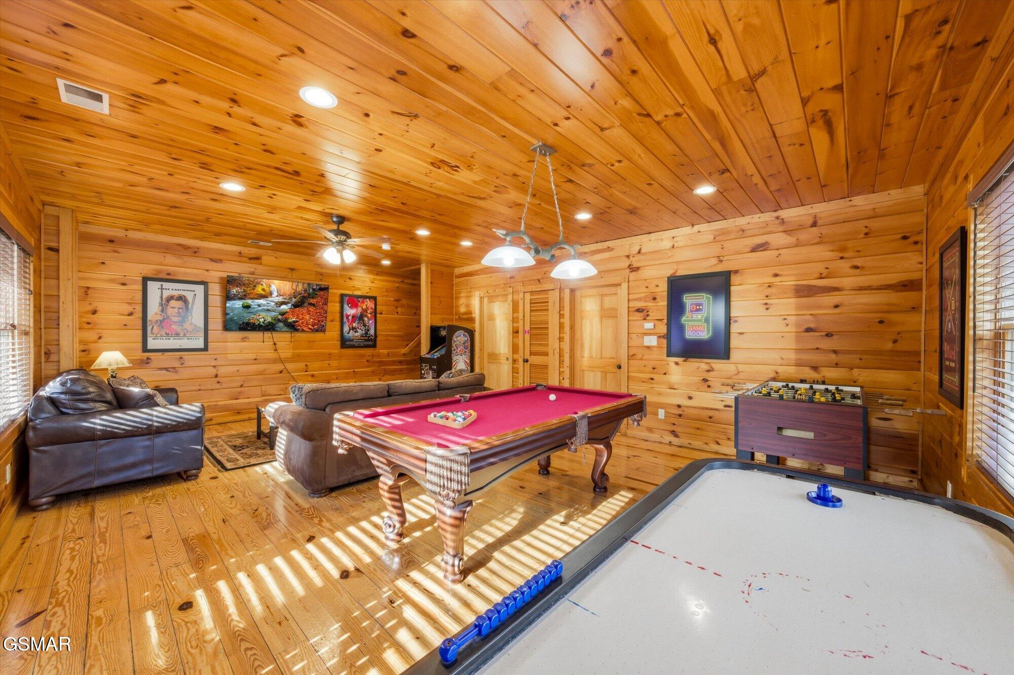 625 Gatlinburg Falls Way Gatlinburg TN 37738