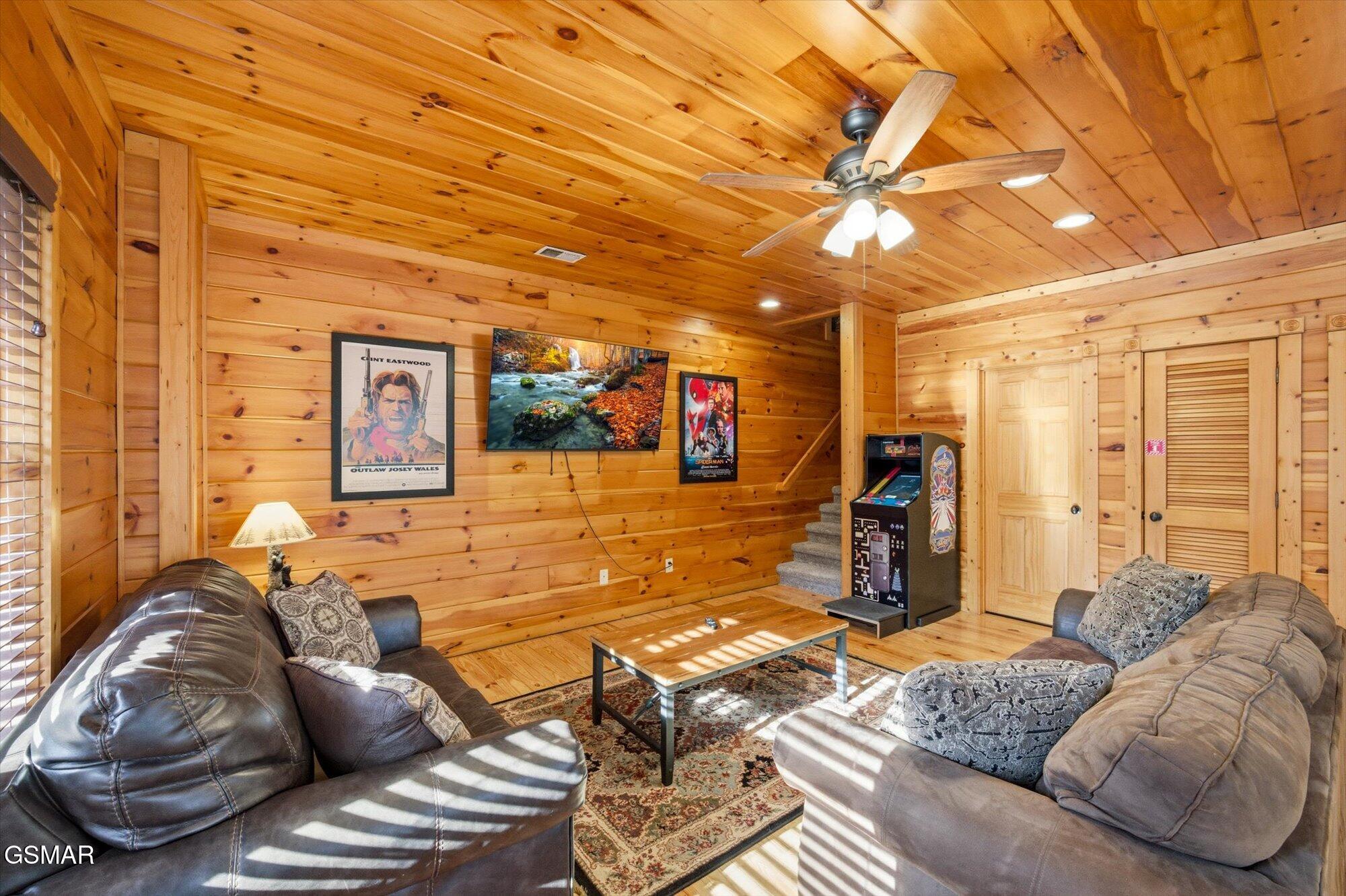 625 Gatlinburg Falls Way Gatlinburg TN 37738